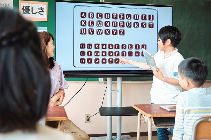 小学5年生から始まる英語教育のタブレット専用教材について 法人様向けタブレット 電子黒板 デジタルサイネージ製品情報 Ods Direct